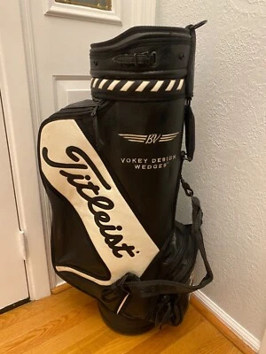Сумка для туристического персонала Titleist Vokey Design BV на заказ на танкетке большая черная белая кожа - Изображение 1 из 4