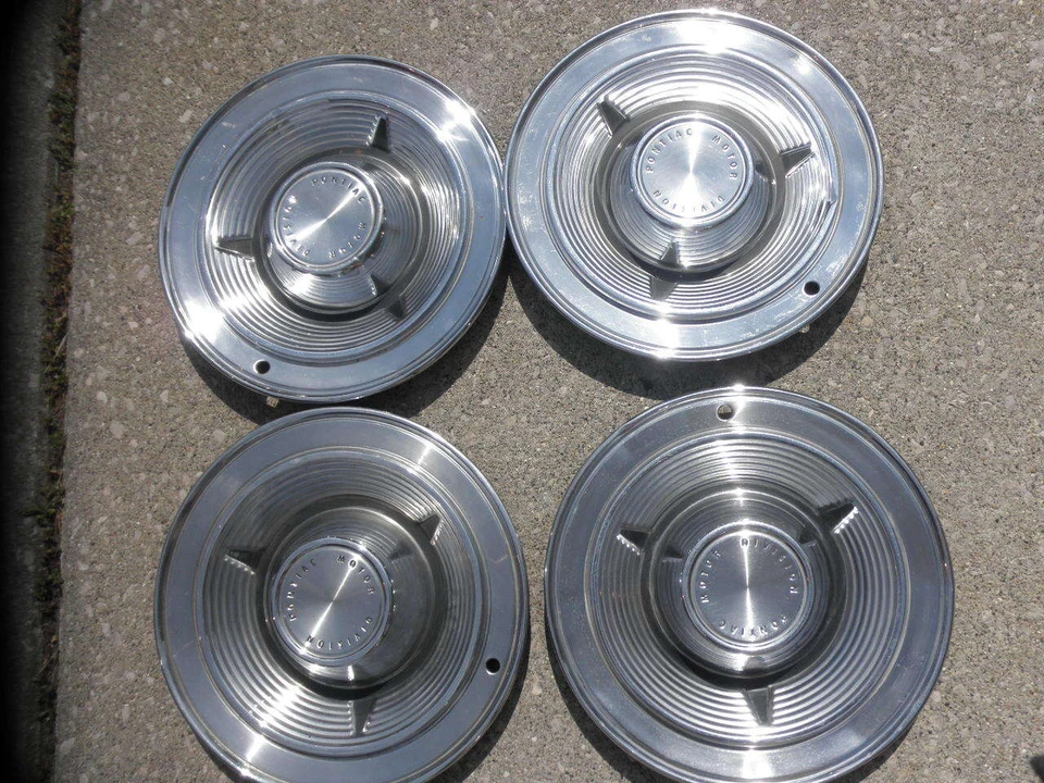 Pontiac Catalina & Bonneville 1962 tapacubos 14"  Foto 1 de 1