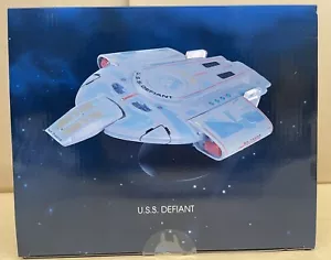 Star Trek Eaglemoss The Official Starships Collection U.S.S. Defiant NX-74205 XL - Picture 1 of 10