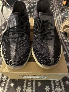 Size 11 - adidas Yeezy Boost 350 V2 Low Carbon - Picture 1 of 5