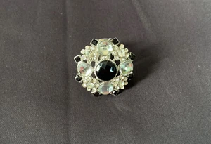 Brand New Stretchable Band Silvertone with Black Stones  Ring Costume Jewelry - Picture 1 of 5