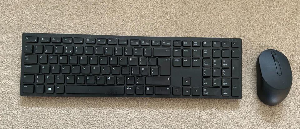 Dell Wireless Keyboard and Mouse KM3322W unused without box - Image 1 of 1