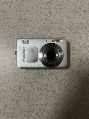 HP Photosmart with HP PRECISION 3x Optical 200m, 5.9mm - 17.7mm. - Image 1 of 4