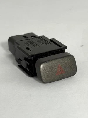 Interruptor de señal de cuatro vías de peligro de tablero Lexus Es330 2006-2006 OEM Foto 1 de 4