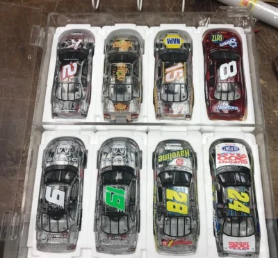 Raro Lote De 8 Coches De Carreras Claros 2002 Acción 1:24 Foto 1 de 4