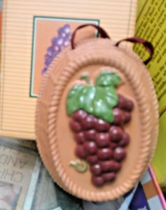 Vintage Avon Summer Fruit Collection Decorative Mold Grapes - Picture 1 of 2