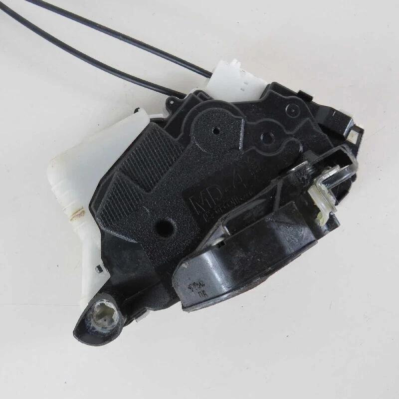 Front lock door rh TOYOTA YARIS MK2 2005-2011 used (30813) Foto 1 de 1