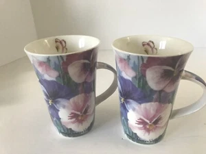 Burton & Burton Stiefmütterchen Schmetterling Latte Becher von Carolyn Shores Wright - Bild 1 von 12