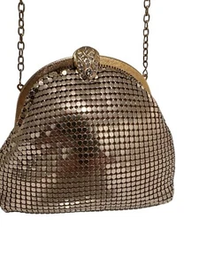 Vintage Gold Metal Mesh Bag with Floral Accent  Frame - Picture 1 of 8