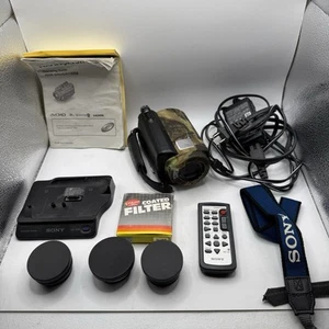 Sony Handycam HDR-SR5 HD 1080i 40GB HDD Video Camera Bundle. TESTED & WORKING! - Picture 1 of 21