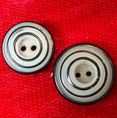 2 botones antiguos de China con bandas tintero negro blanco 2 agujeros vintage vidrio coser a través Foto 1 de 4