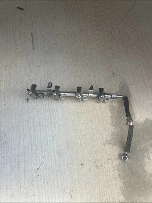 ✅ Riel de inyectores de combustible Hyundai Accent 1,6 L 2012-2017 35350-2B110 OEM Foto 1 de 3