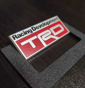 Genuine Toyota TRD Aluminum Logo Emblem Badge MS010-00014 OEM JDM - Foto 1 di 3