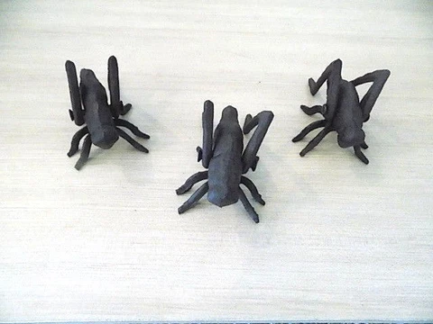 3 Cast Iron Bugs Grasshopper Cricket Paperweight Statue Figure Garden Bug Flower Cover