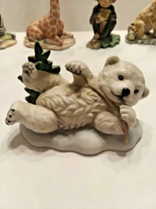 COLLECTIBLE ROYAL CORNWALL BABY ANIMALS OF THE WORLDS POLAR BEAR RARE DV95 - Picture 1 of 5