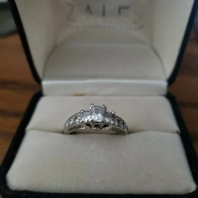 Anillo de compromiso de diamantes Zales 1,61 quilates  Foto 1 de 4