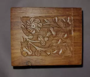 Schatulle Holz Box verziert Kästchen Blumenmotiv Ornament Schmuckkästchen klein - Bild 1 von 5