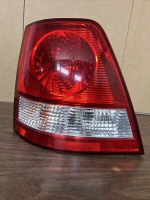 Luz trasera Kia Sorento 2006 luz trasera izquierda lado conductor OEM LH. Foto 1 de 4