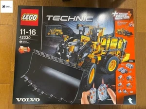 LEGO Technic Volvo L350F Wheel Loader 42030 In 2014 New Retired - Picture 1 of 2
