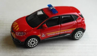Bburago Renault Captur rot SAPEURS POMPIERS DE PARIS 1:43 Modellauto Feuerwehr - Bild 1 von 4