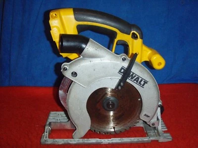 Dewalt  DC390, Cordless Circular Saw, 18v, 165mm, max 55mm, 390w. - Image 1 of 4