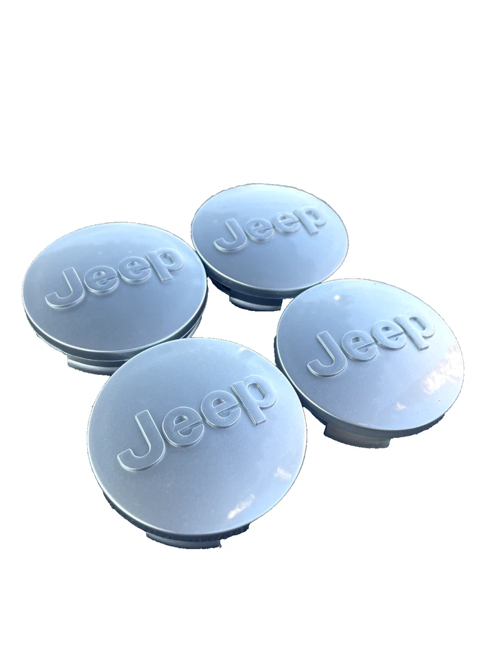 Juego de 4 tapacubos centrales de rueda plateados de 63 mm para Jeep - Grand Cherokee, Wrangler, brújula Foto 1 de 4