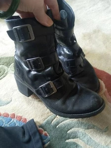 Dr. Martens schwarze Damenstiefel aus Leder mit Absatz und Schnalle Größe 8uk - Bild 1 von 12