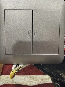 BODENEINBAUSTECKDOSE 15AMP & 3 DATENANSCHLÜSSE - Bild 1 von 3