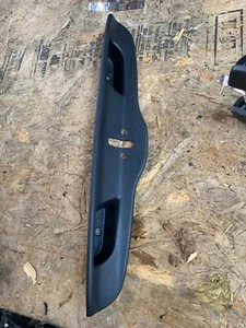 2007-13 VOLVO C30 REAR WIPER MOTOTR TRIM COVER 30674787 OEM - Picture 1 of 3