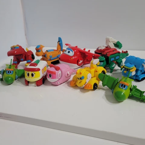 HUGE 11pc Lot Super Wings 2” Transform-a-Bots Transforming Plane Airplane Cover