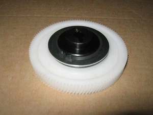 NYLON GEAR & HUB ASSEMBLY for SERVO 140/150 POWER FEEDS "NEW" - Picture 1 of 1