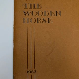 Waterloo 1967, IA East High Trojan caballo de madera verso estudiante libro en prosa Iowa B1 - Imagen 1 de 9