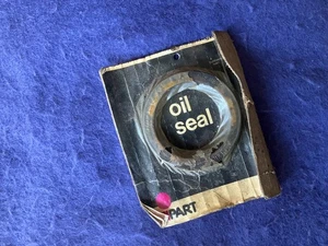 UNIPART GHS104 Rear Hub seal Morris oxford, Riley 4/72 A60 MGB etc. Classic car - Picture 1 of 6