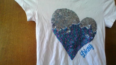 DKNY Sequin Color Change Heart Embroidery Logo Pink T-Shirt Sz S (7) Ribbed Back - Image 1 of 4