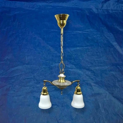 Accesorio colgante doble de latón antiguo con cable tonos blancos esmerilados recon cableado SF1 Foto 1 de 4