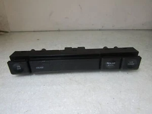 Jeep Cherokee XJ Pre-Facelift steering wheel cruise control switches 56007712 - Picture 1 of 6