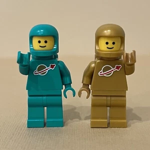 LEGO TEAL & PEARL GOLD COMBO CLASSIC SPACE SPACEMAN RETRO MINIFIGURE ASTRONAUT - Picture 1 of 3
