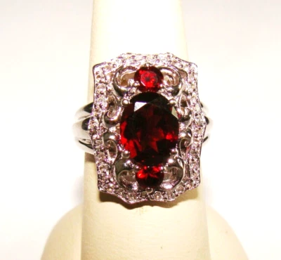 Anillo Victoria Wieck Estilo Deco Plata de Ley 3 Granates y Multi Topacio Blanco 7.25 Foto 1 de 4