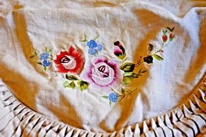 Pair of Linen Embroidered Round Pillow Covers Floral 18" Square Granny Cottage - Picture 1 of 13