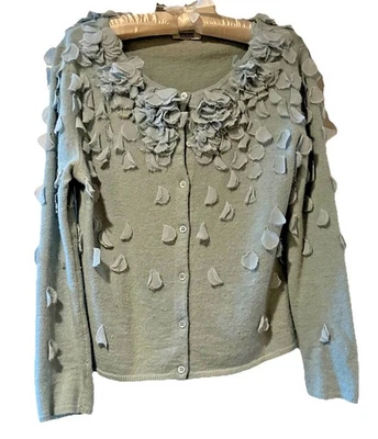 Suéter Moschino Esponjoso Bordado Pétalo de Seda Abotonado, Talla M/L, Aprox. EU 46 Foto 1 de 4