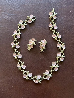 Collar Gargantilla Flor Esmalte Rosa Años 40 Charel con Clip a Juego en Pendientes Foto 1 de 4
