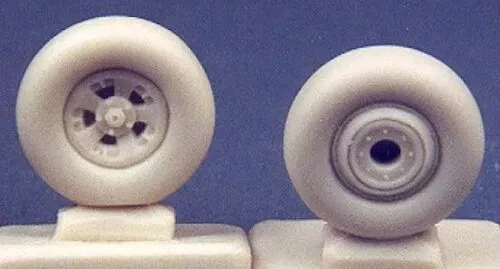 Ultracast 48066 - Supermarine Spitfire 5-Spoke Wheels, Resin 1/48 scale - Image 1 of 1