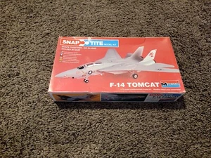 Monogram Snap Tite F-14 Tomcat Model Kit 1/72 Scale - Bild 1 von 8