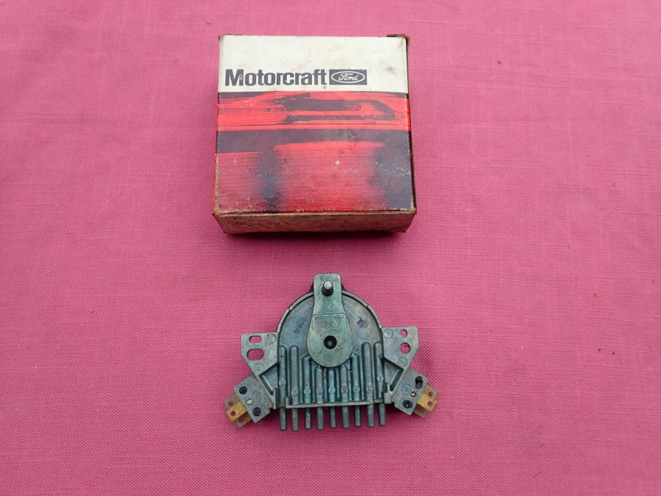 Ford 1973-74, interruptor de puerta amortiguador de aire acondicionado Mercury, ¡nuevo en stock! D3AH-19B919-AA LTD Marquis Foto 1 de 4