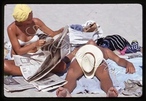 Pretty Woman Swimsuit Man Sunbathing Cowboy Hat 35mm Slide 1970s Kodachrome - Picture 1 of 3