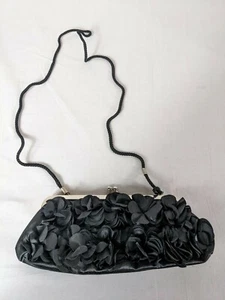 Borsa pochette Jacqueline Ferrar vintage retrò nera abbigliamento da sera 3D petali di fiori - Foto 1 di 8