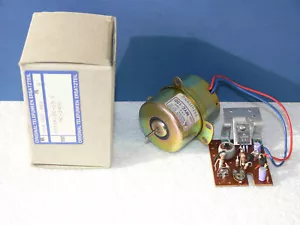 Matsushita MYE-15D Motor 13,2V para Telefunken MC-2400 Magnetophon Tapedeck Nuevo - Imagen 1 de 2
