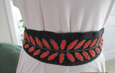 Cinturón Art Deco Coral Rojo Cuentas Sobre Tela Georgette Negra Foto 1 de 4