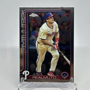 J.T. Realmuto 2025 Topps Chrome #2 — Philadelphia Phillies - Bild 1 von 6