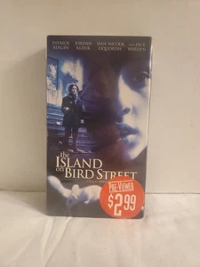 The Island on Bird Street VHS Sealed Pre-Viewed - Imagen 1 de 6